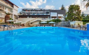 5 Дни със Закуска за Двама през Септември в Kriopigi Hotel Chalkidiki