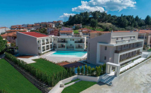 5 дни със закуска за двама през септември в Mirablue Luxury Residences