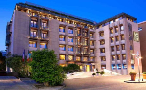 Нова Година в <em>Солун</em>, 3 дни за двама със закуски в Lazart Hotel Trademark Collection By Wyndham