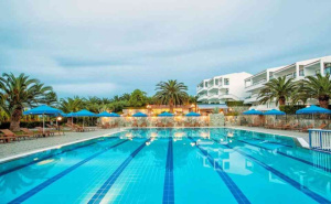 5 дни полупансион за двама през юни 2026 в Xenios Port Marina Hotel