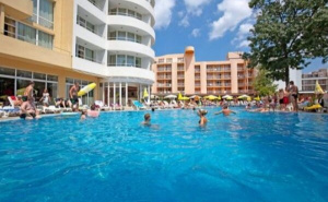 Изгоден All Inclusive в Центъра на кк <em>Слънчев бряг</em> на 100 Метра от Плажа