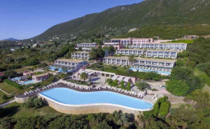 5 дни със закуска за двама през юли в Ionian Blue Hotel