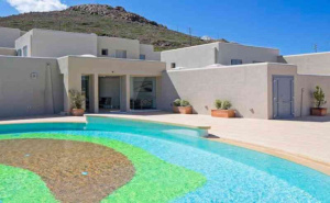 5 дни със закуска за двама през юли в Kouros Art Hotel