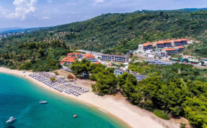 5 дни полупансион за двама през юли в Lagomandra Hotel & Spa
